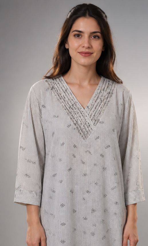 Jeweled striped seven-neck tunic
