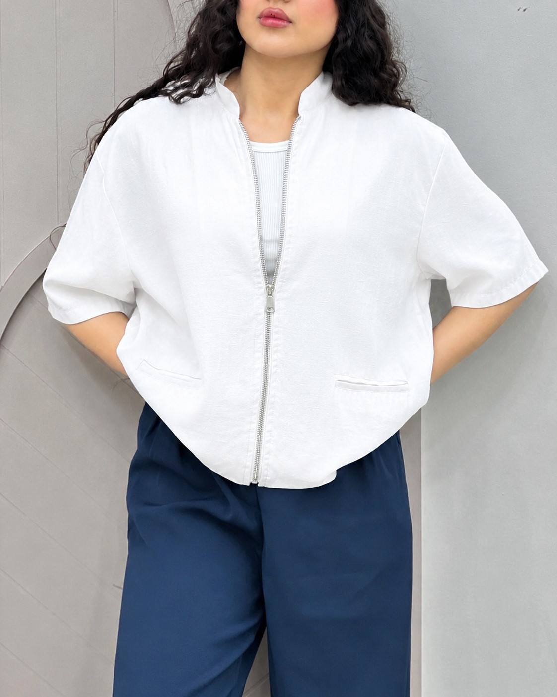 وست مینیمال زنانه مناسب استایل کژوال سفید